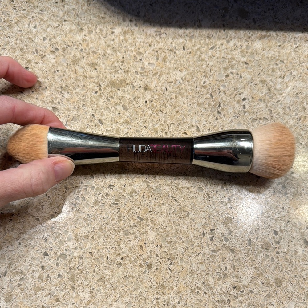 Huda Beauty Dual-Ended Makeup Brush - Silver and Brown